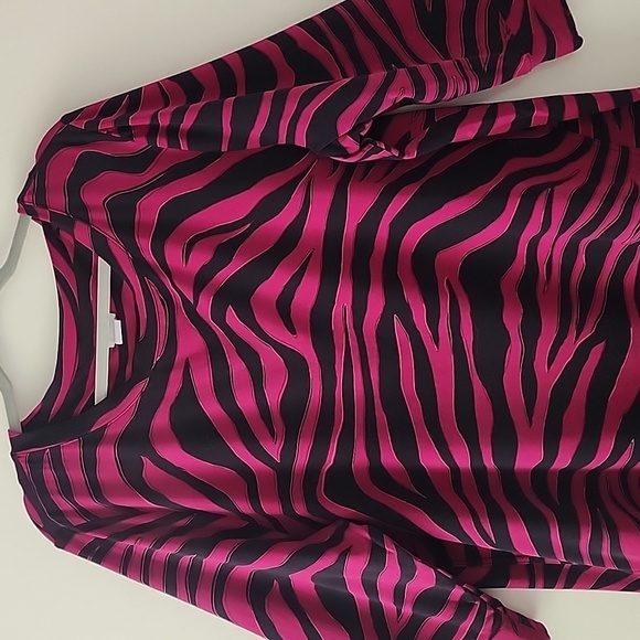 Chico's Zenergy Pink Black Zebra Stripes Sleeve Top 4 XXL (29) - Picture 3 of 7